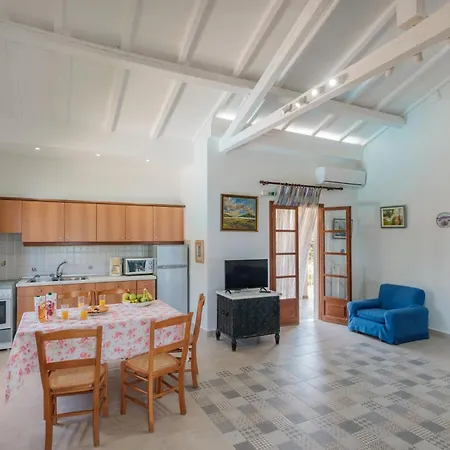 Villa Chiu Vilă Loútsai